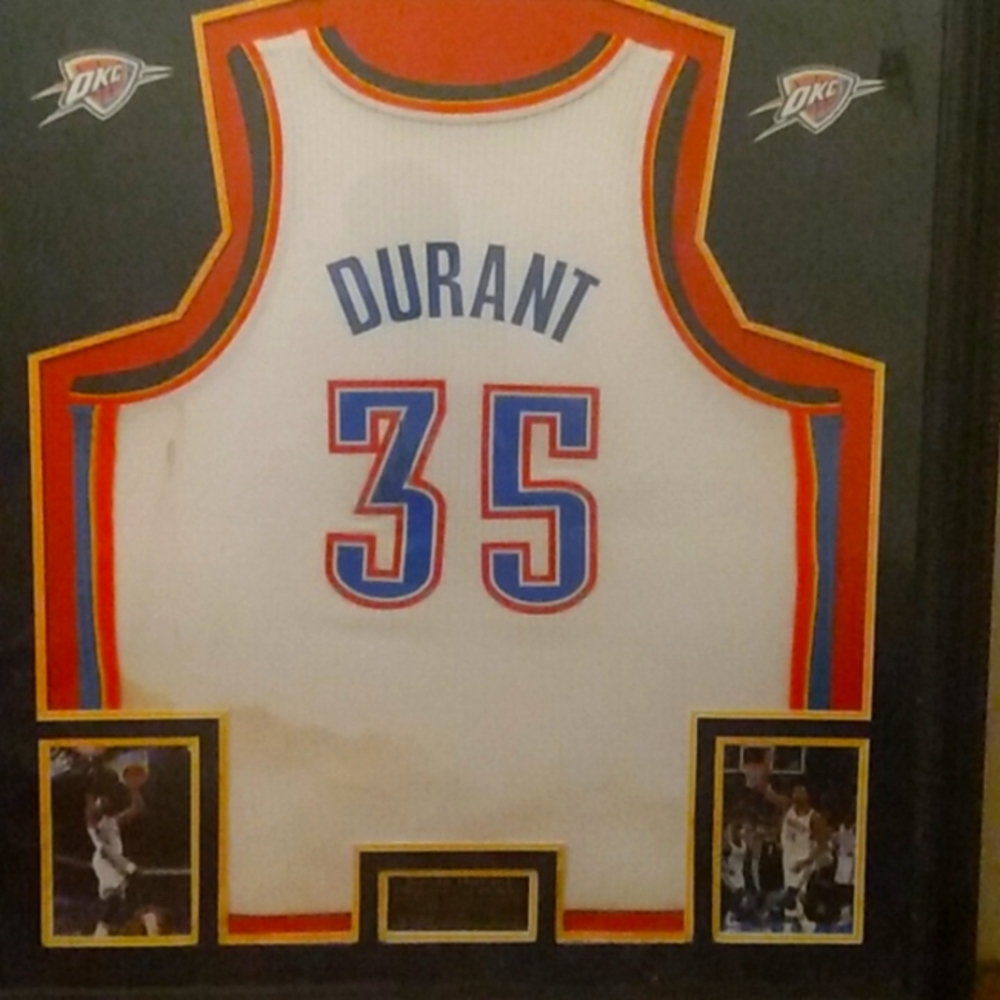 Kevin Durant signed jersey with authentication